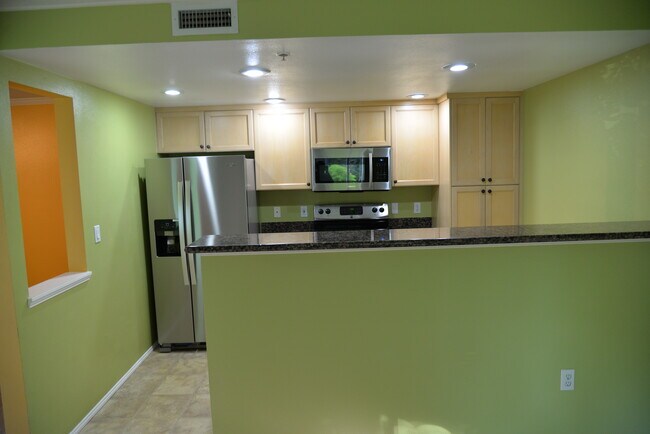 Foto del edificio - 25235 SE Klahanie Blvd