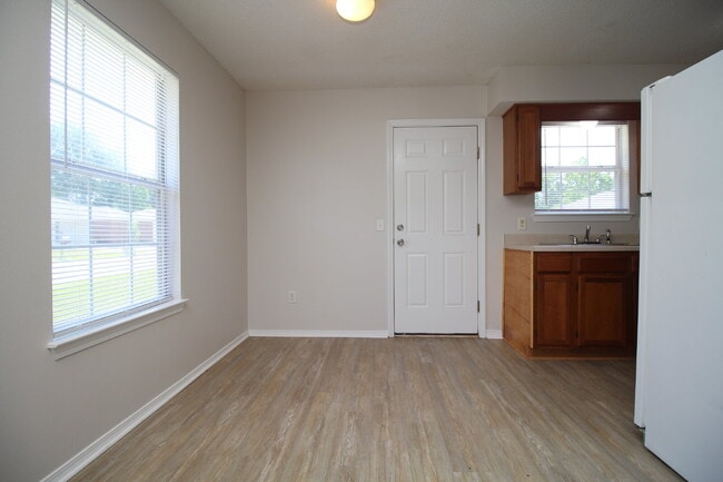Building Photo - Southwest Pensacola Living at Its Best — 3BR Patio Home in Bay Pine Villas with Open Concept Feel...