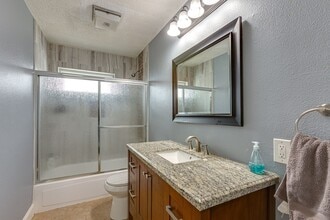 Building Photo - 9621 Rustown Dr