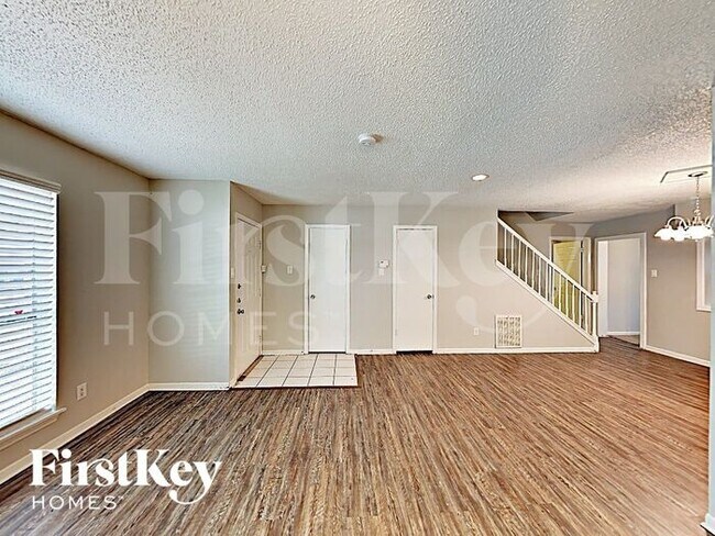 Building Photo - 16614 Stonerun