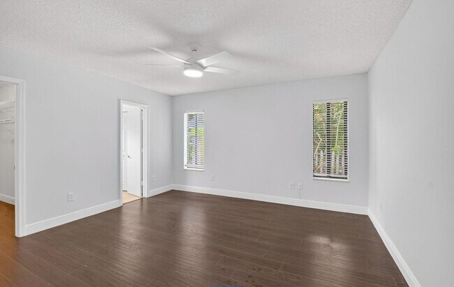 Foto del edificio - 4135 Bay Laurel Way