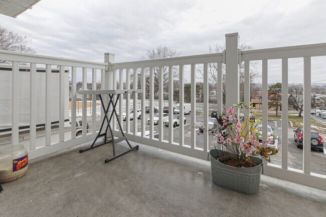 Building Photo - 1207 46th St