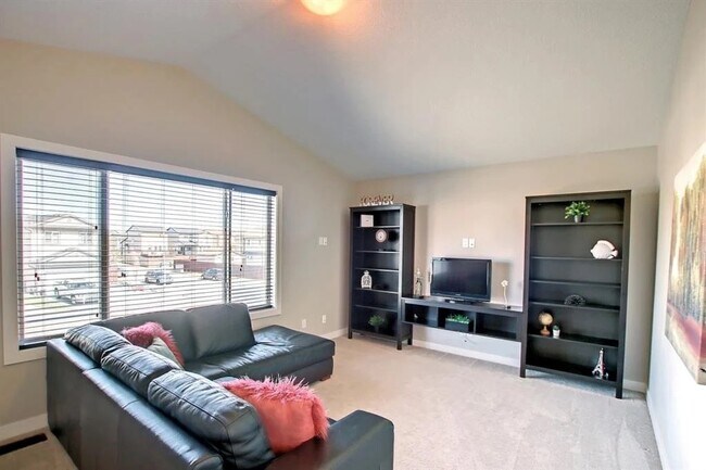 Building Photo - 107 Covecreek Crt NE