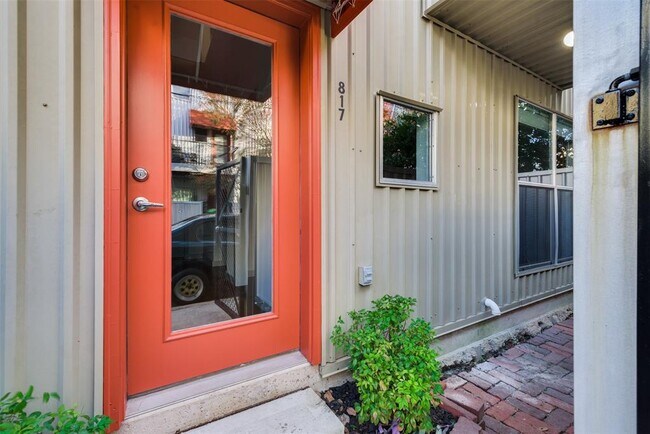 Foto del edificio - 817 Andrews St