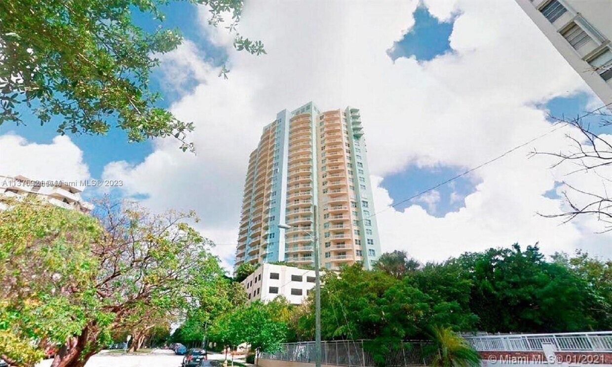 Primary Photo - 2475 Brickell Ave