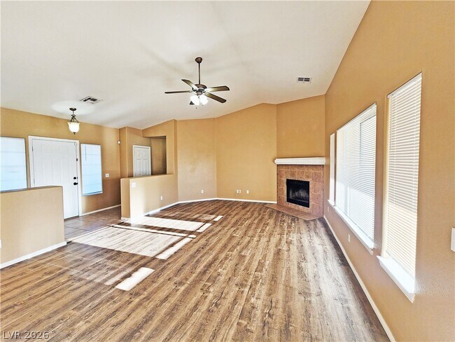 Foto del edificio - 3680 Ravine Ave