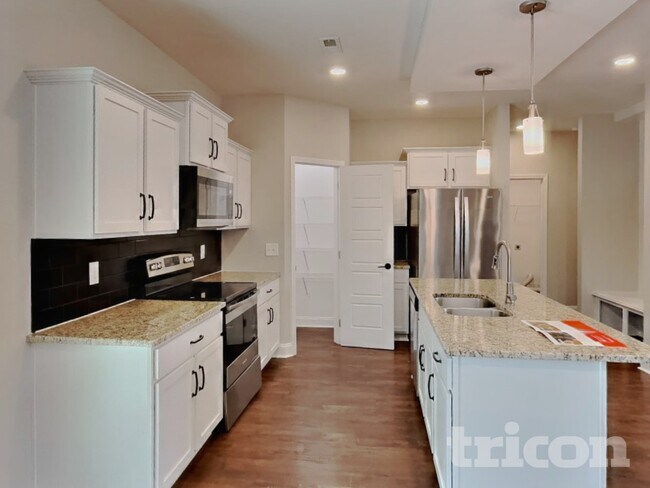 Foto del edificio - 124 Lucerne Ln