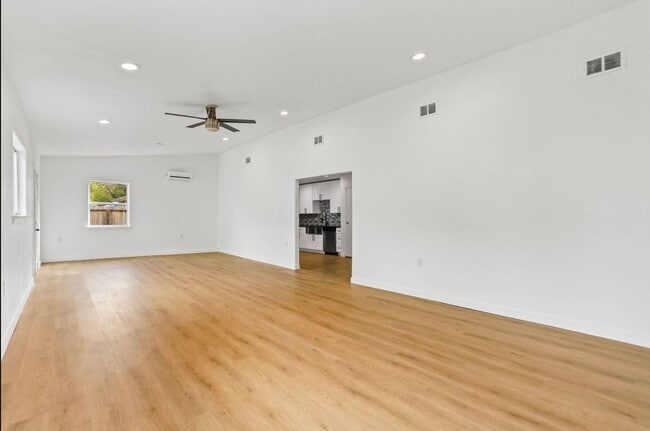 Foto del edificio - 3429 Turnabout Loop