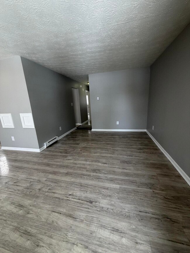 Foto del edificio - 343 Rebel Rd