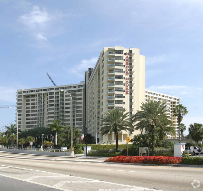 Harbour House Apartments in Bal Harbour, FL