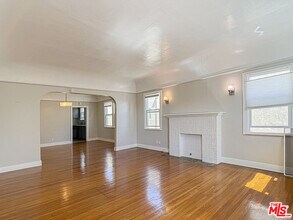 Building Photo - 733 N Ridgewood Pl