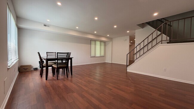 Foto del edificio - 4124 Salford Ct