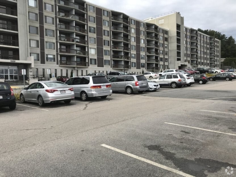 Chapel Hill East Condominiums Apartments in Framingham, MA