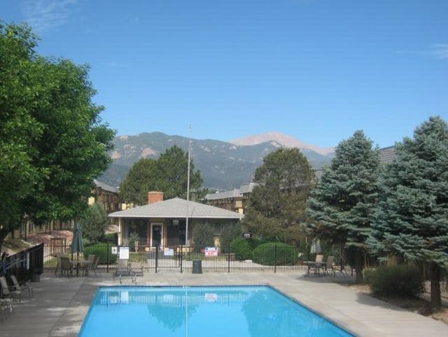 Building Photo - Mountain Ridge