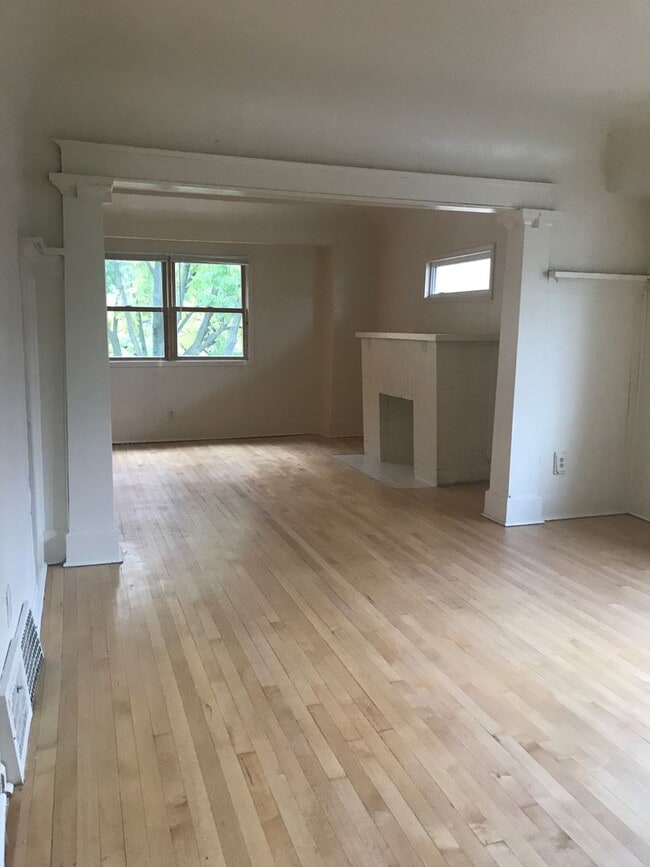 Building Photo - 2611 N 51st St
