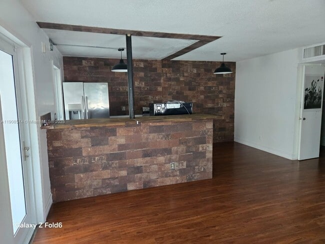 Foto del edificio - 1715 Wiley St