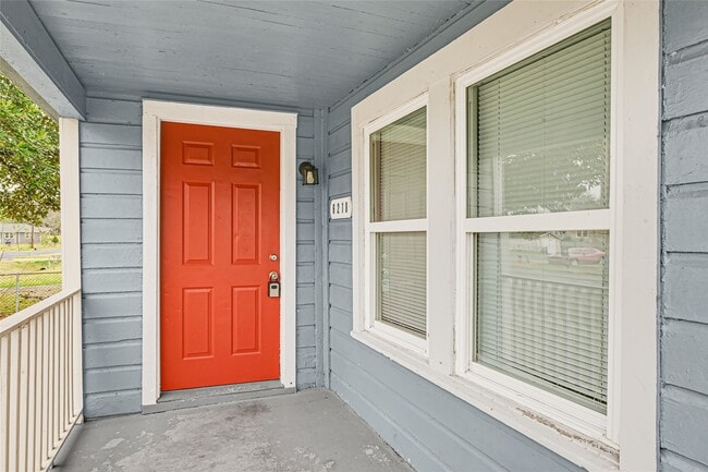 Foto del edificio - 6218 Woodrow St