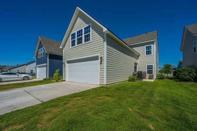 Foto del edificio - 204 Coopers Hawk Dr