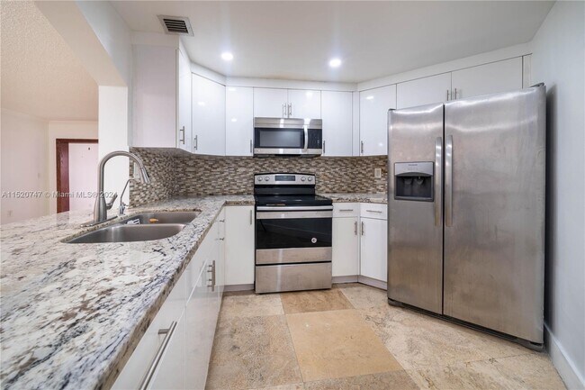 Foto del edificio - 10237 NW 9th St Cir