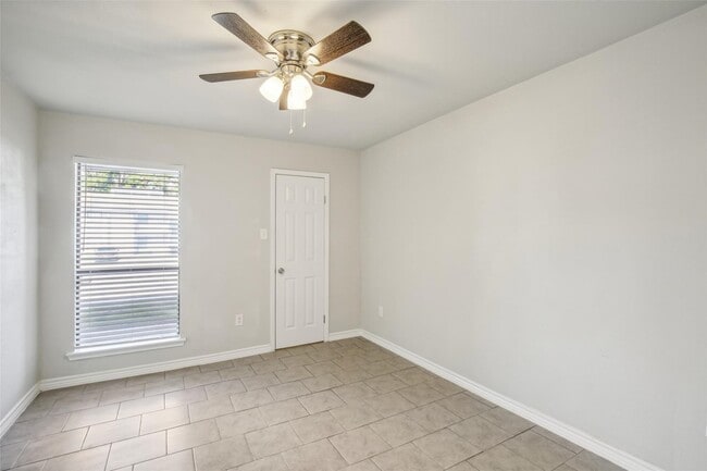 Building Photo - 13151 Walden Rd