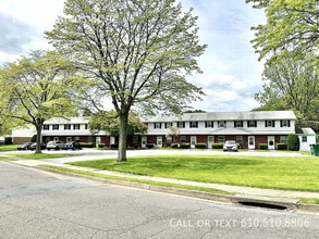 Building Photo - 1736 Hastings Rd