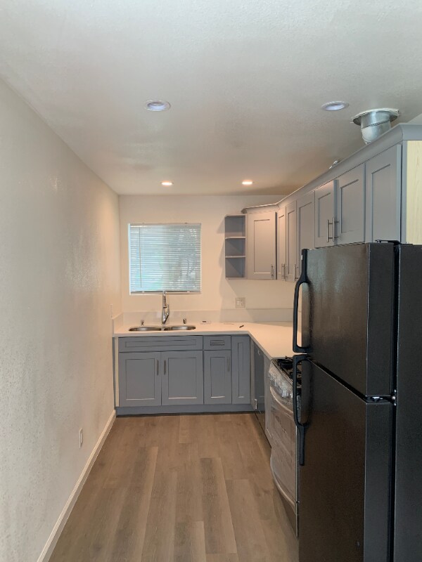 Building Photo - 5140 6th Ave