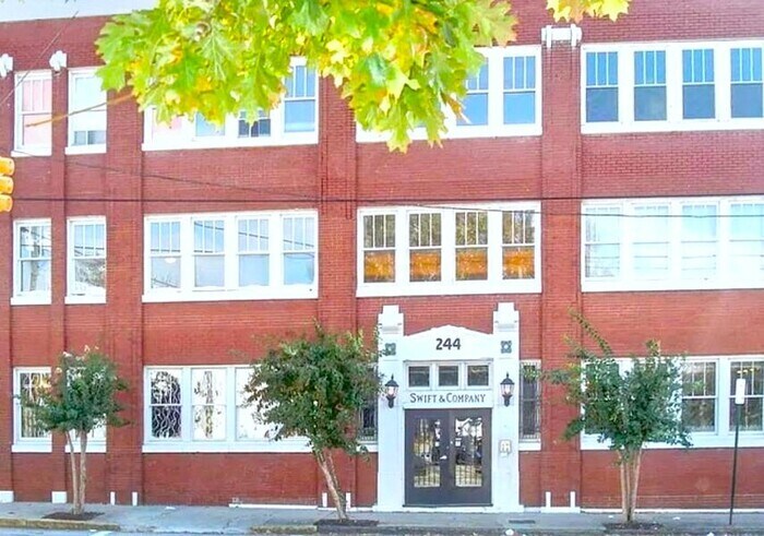 Foto principal - 244 Peters St SW
