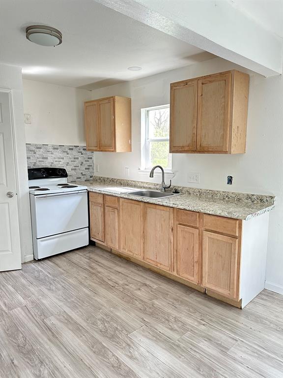 Foto del edificio - 9534 S. F. Austin Road