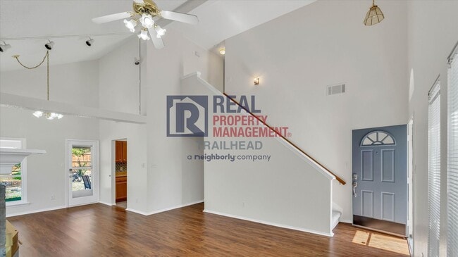 Building Photo - 732 Burlington Ave