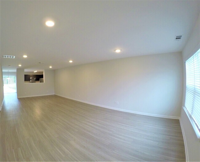 Building Photo - 28 St Augustine Way