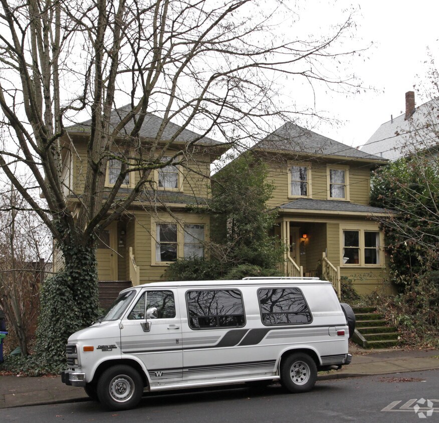 Foto del edificio - 1831-1837 SE Ankeny St