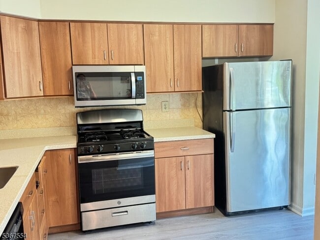 Building Photo - 3606 Cricket Cir