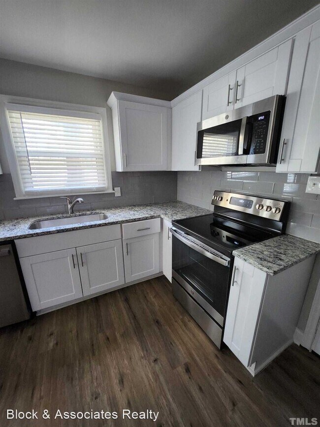 Building Photo - 2 br, 1 bath House - 626 S. Hoover Rd