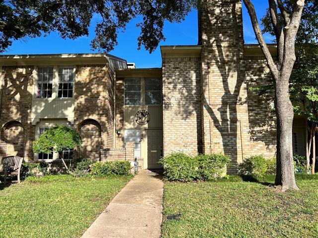 Foto principal - 705 Towne House Ln