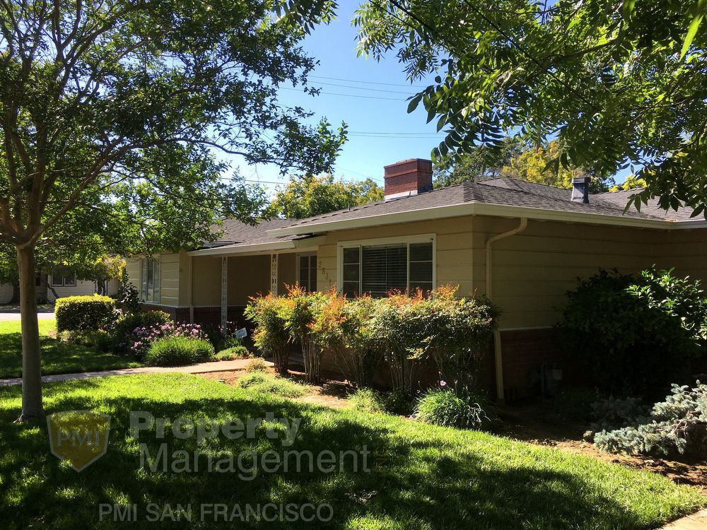 Primary Photo - 2831 Sinclair Ave