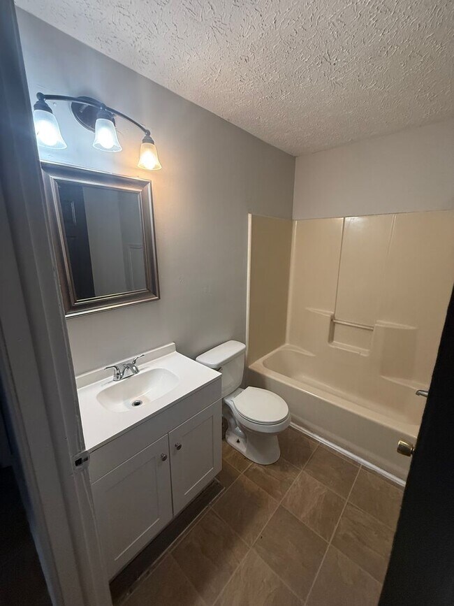 Building Photo - Carolina Property Experts