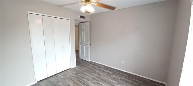 Building Photo - 913 Valley View Dr