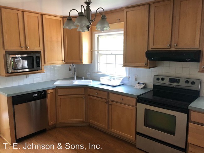 Building Photo - 3 br, 1 bath House - 711 Cliffside Terrace