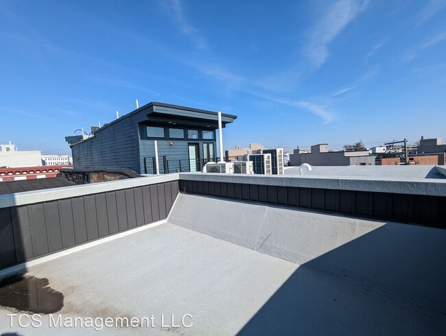 Building Photo - 1 br, 1 bath House - 2150 N Front St