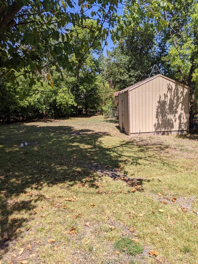 Building Photo - 9909 La Prada Dr