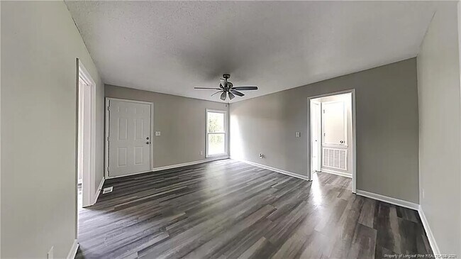 Building Photo - 214 Eppingdale Dr