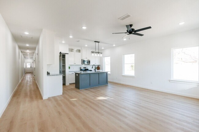 Foto del edificio - Brand New Luxury Duplex Near Texas Tech – ...