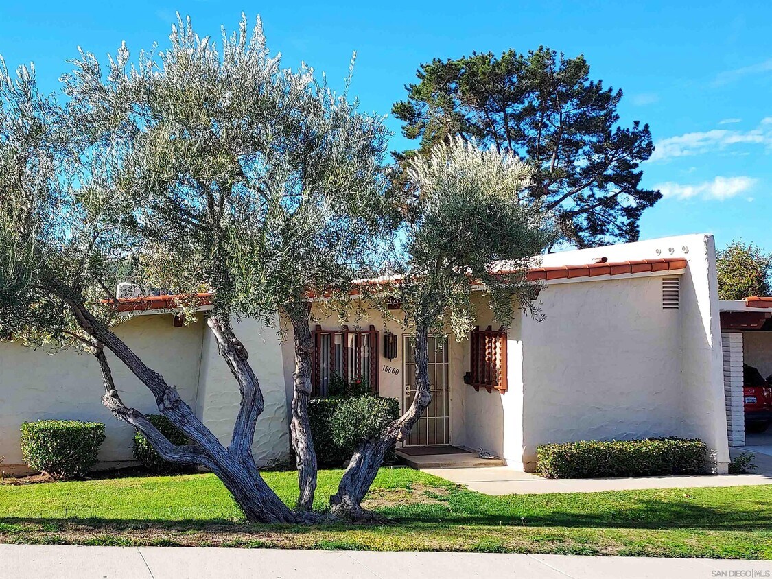 Building Photo - 16660 Roca Dr