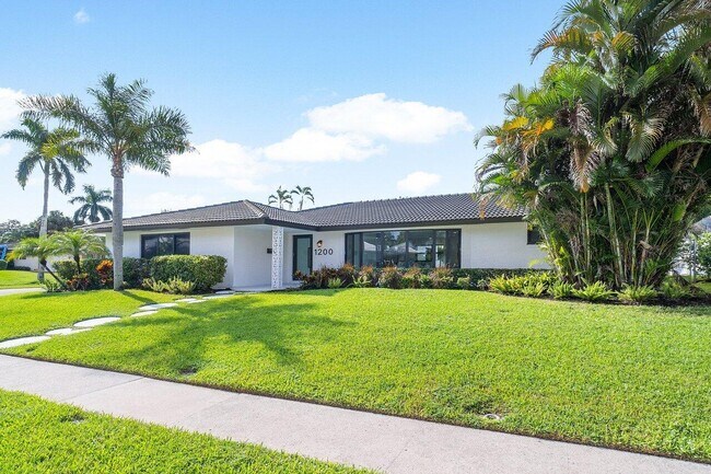 Building Photo - 1200 SW 8th St