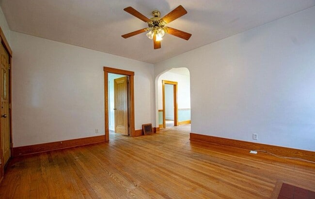 Building Photo - 1209 S 55th St