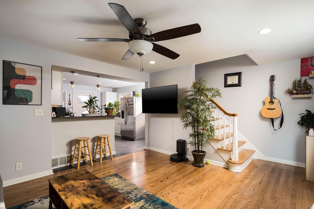 Foto principal - 6434 N Willow Glen Ln