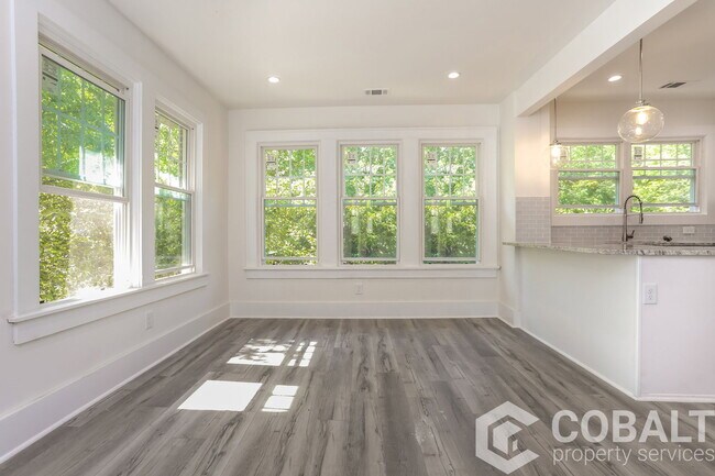 Foto del edificio - 678 Moreland Ave NE
