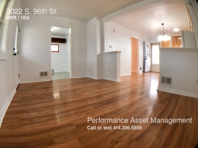 Foto del edificio - 3022 S 96th St