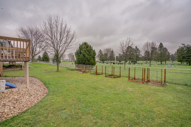 Garden beds available for tenant use - 117 Llanos St