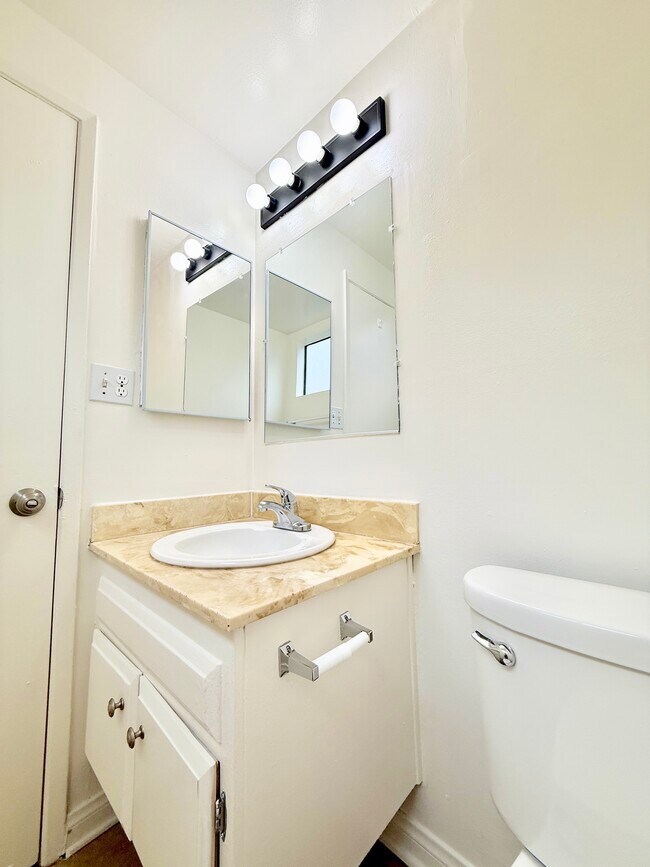 Building Photo - 4475 Jurupa Ave